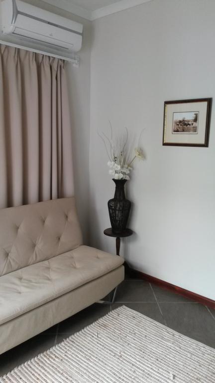 Queen Manor Boutique Guest House Graaff-Reinet Exterior foto