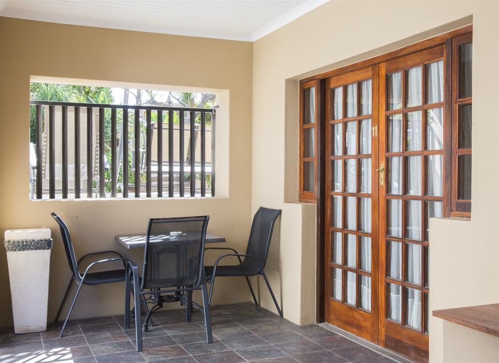 Queen Manor Boutique Guest House Graaff-Reinet Exterior foto