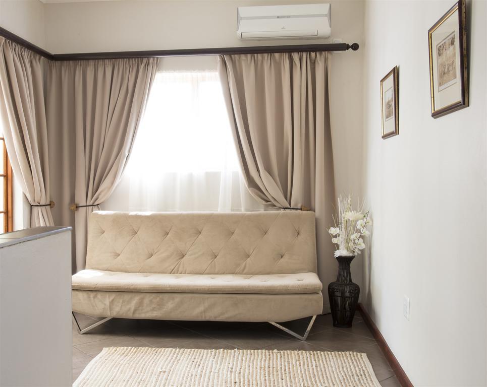 Queen Manor Boutique Guest House Graaff-Reinet Exterior foto